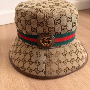 Gucci Tan Bucket Hat with Red and Green Band